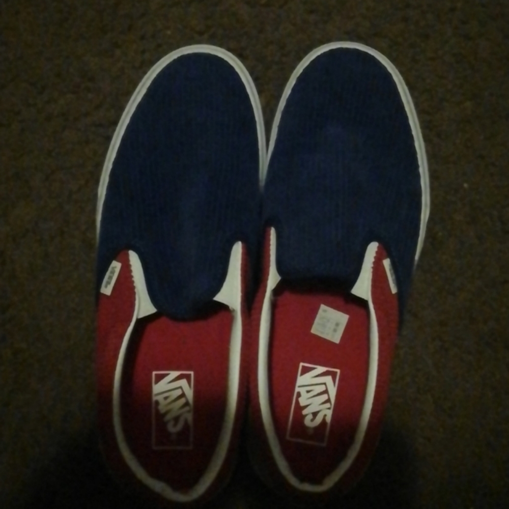 Vans - Picture 1 of 4